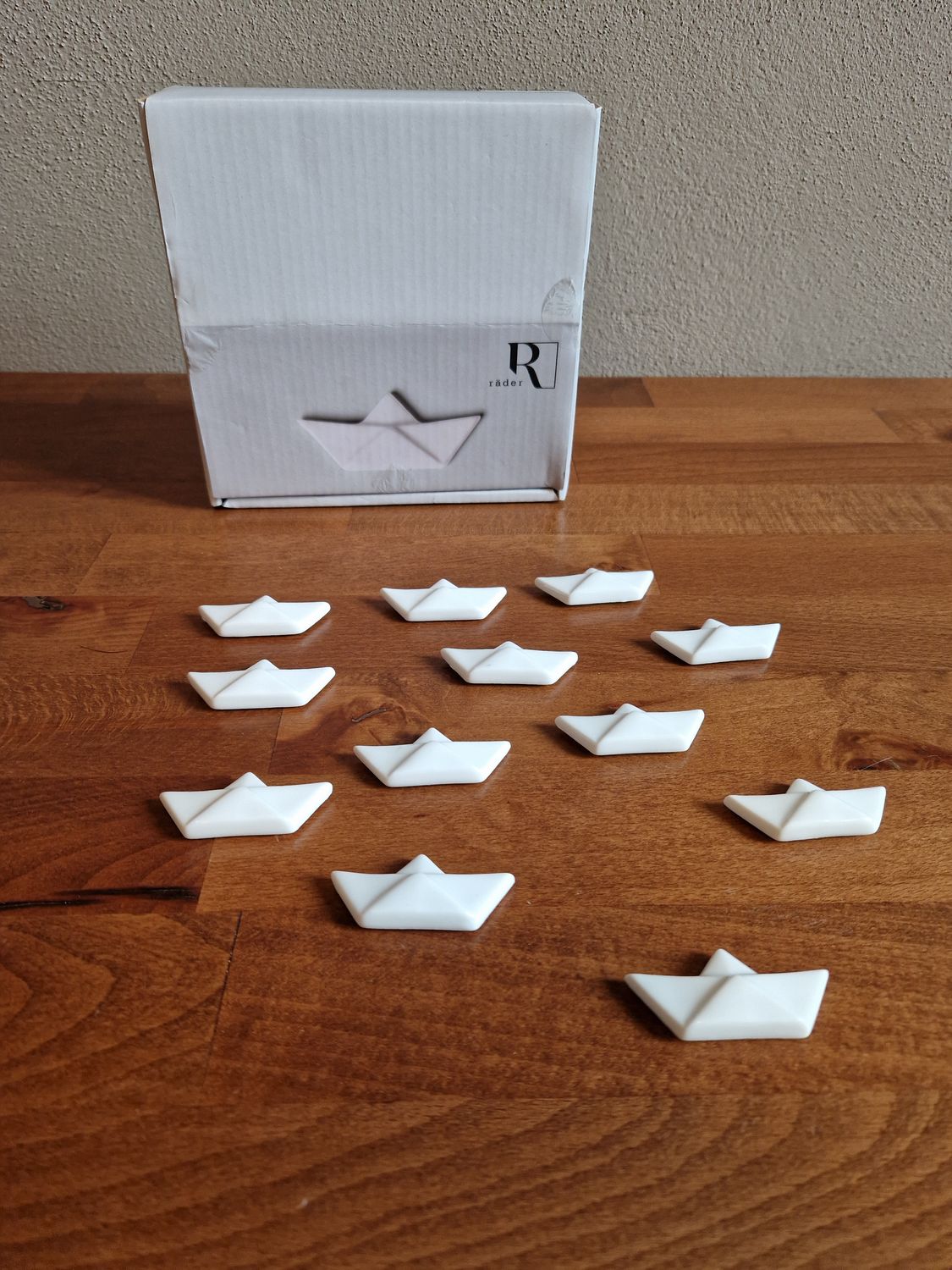 Calamita Barchetta Porzellanmagnet Display