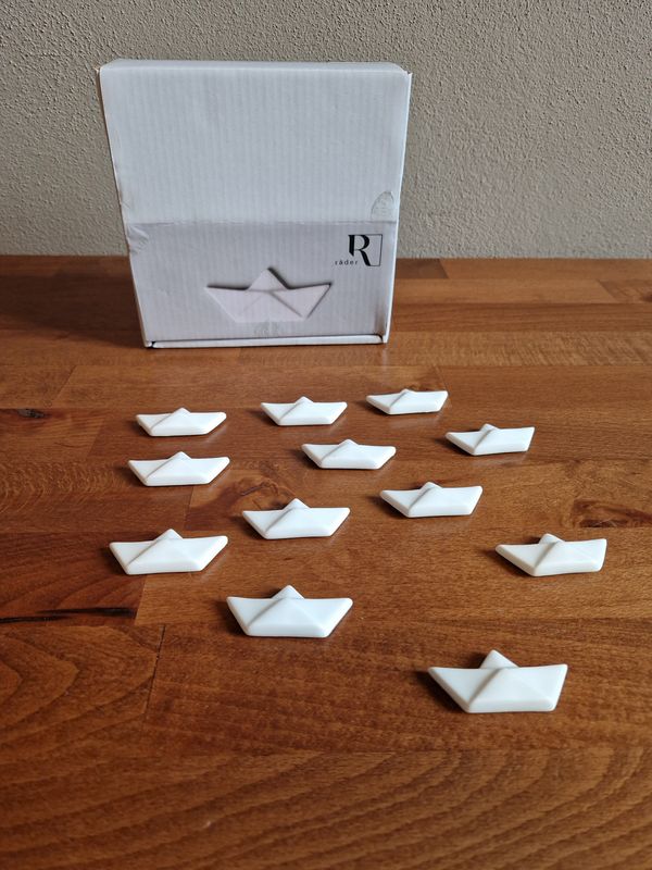 Calamita Barchetta Porzellanmagnet Display
