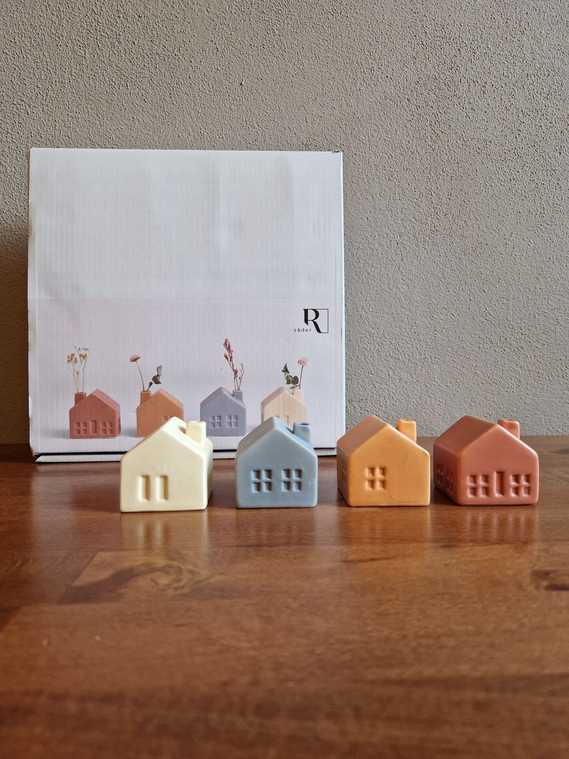 Casette Garden Shed Display