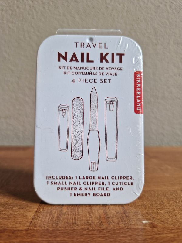 TRAVEL NAIL KIT