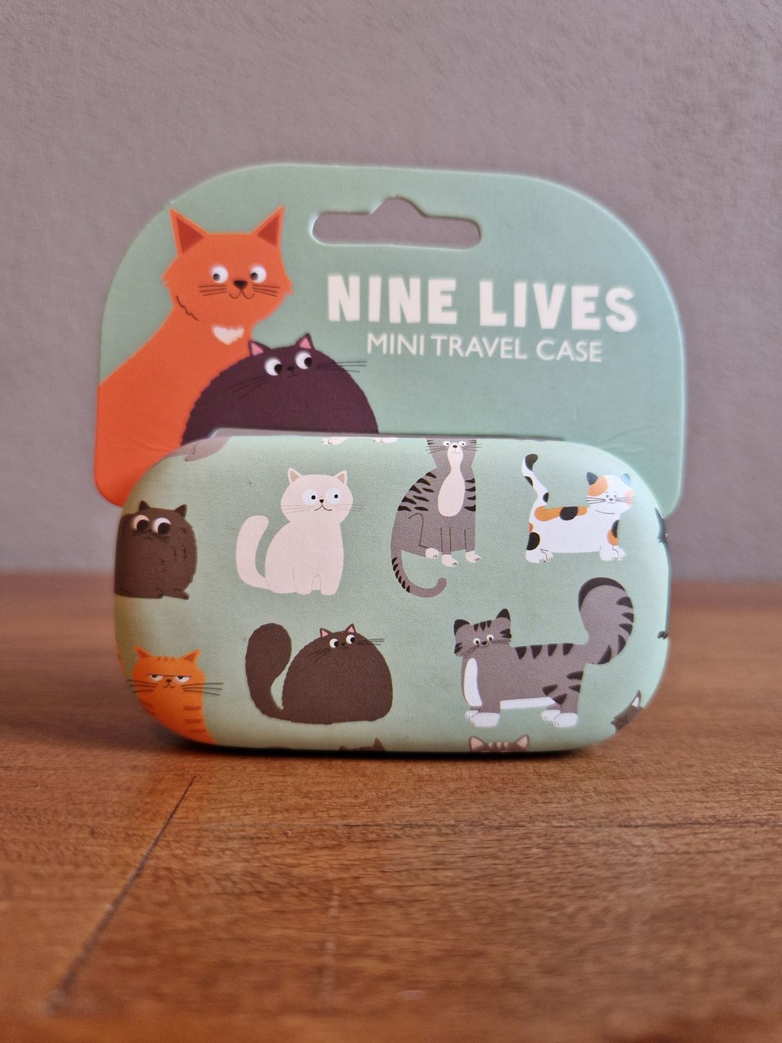 Mini Travel Case - Nine Lives