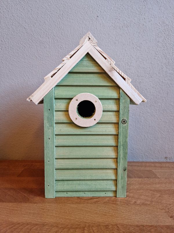 Bird house green