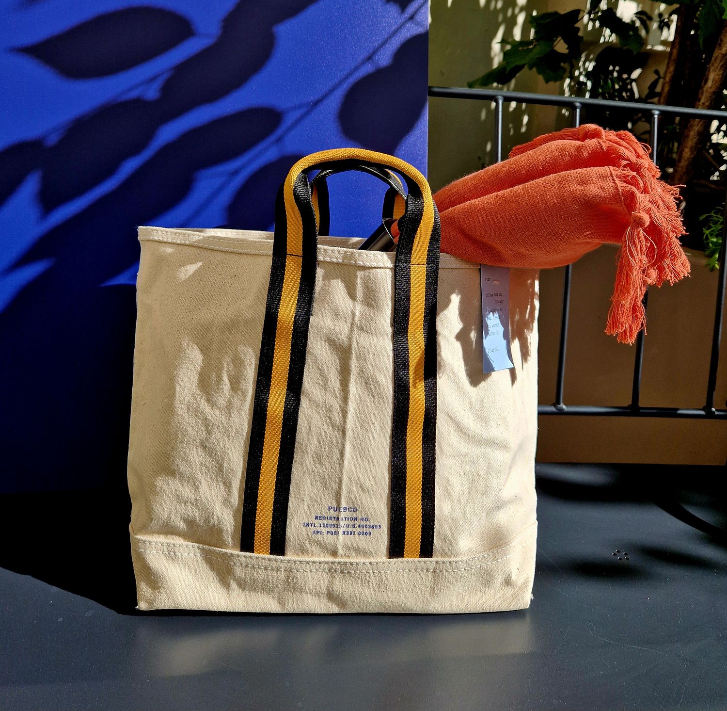 College Tote Bag / Library