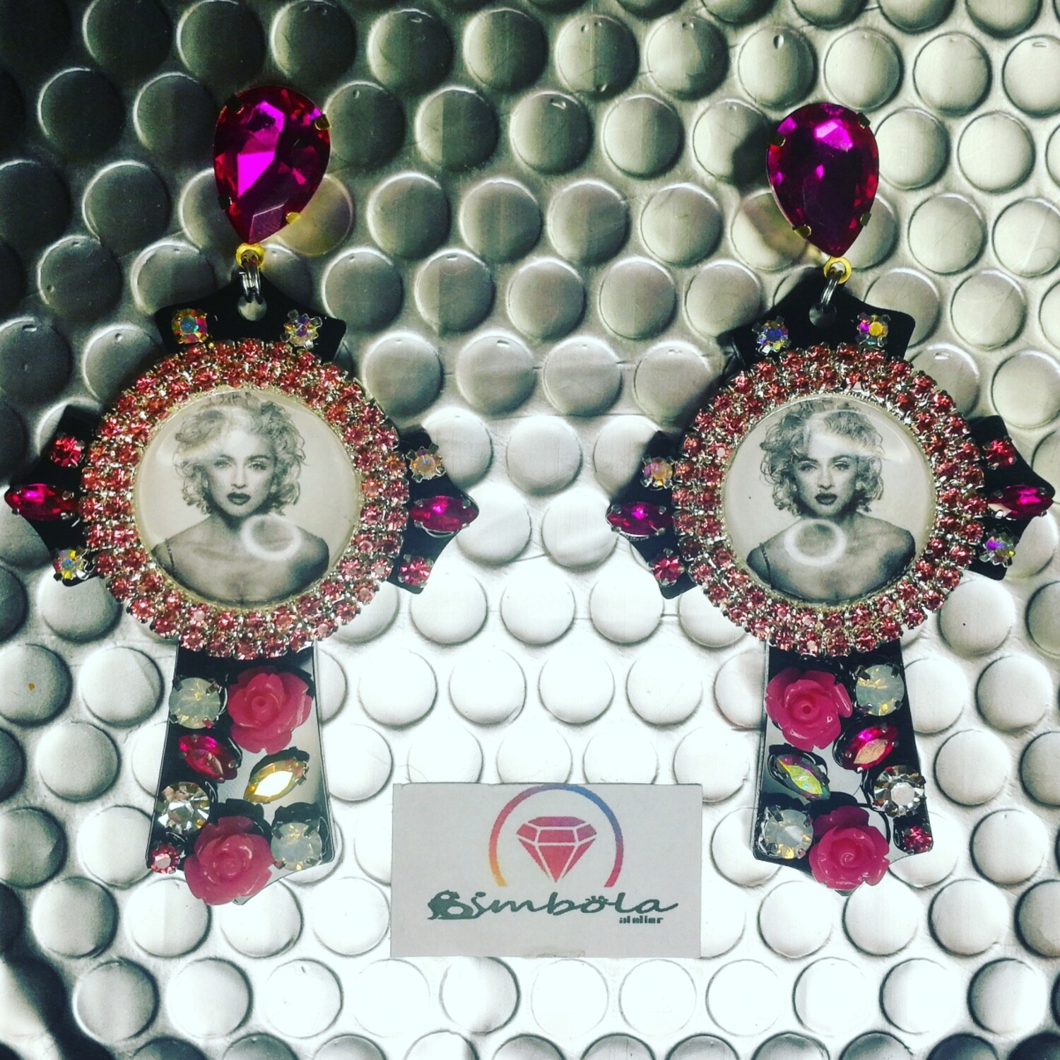 Pendientes Madonna cruz pedrería rosas cross earrings cruces