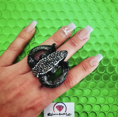 ANILLO CABEZA DE CARNERO RESINA PEDRERÍA PLATEADA RAM RING BLACK RING ANILLO CARNERO