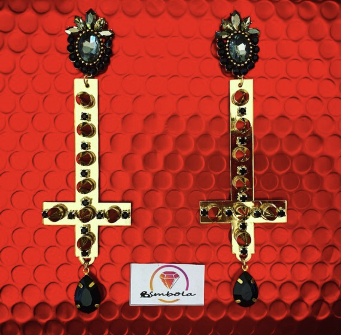 PENDIENTES CRUCES DORADAS ESPEJADAS PENDIENTES CRUZ INVERTIDAS TACHAS Y PEDRERÍA CROSS EARRINGS