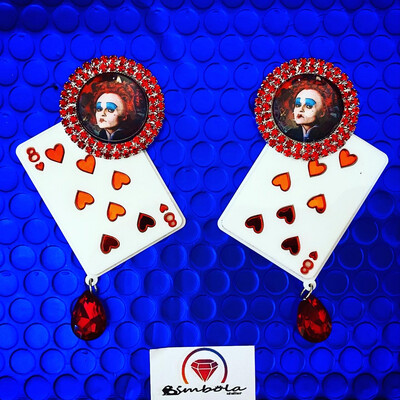 Pendientes Reina de corazones Alicia en el país de las maravillas earrings carta