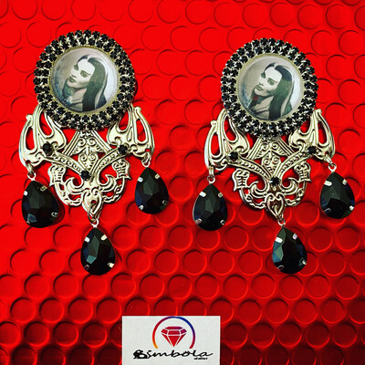 Pendientes Lily Munster earrings Halloween 