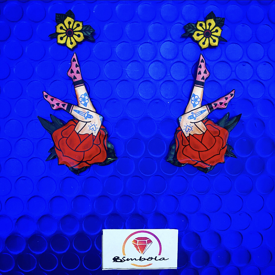PENDIENTES PIERNAS PIN UP LEGS EARRINGS HANDMADE TATTOO LEGS PIERNAS TATUADAS ROSAS TURBANTES MUTANTES ANITA PIN UP DESING