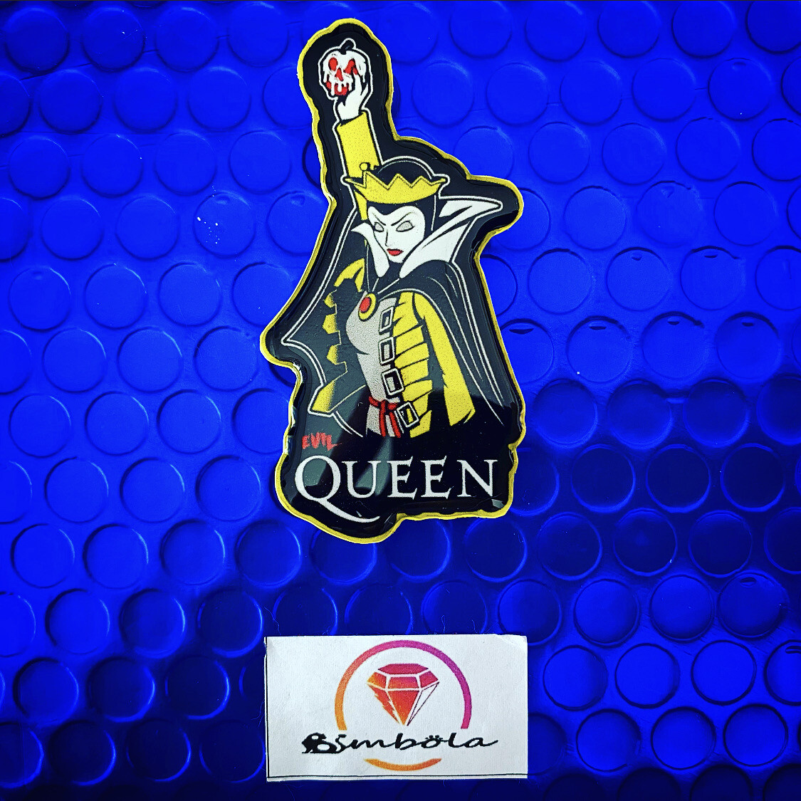 MAXIPIN Evil Queen Brooch Mercury Pin broche 