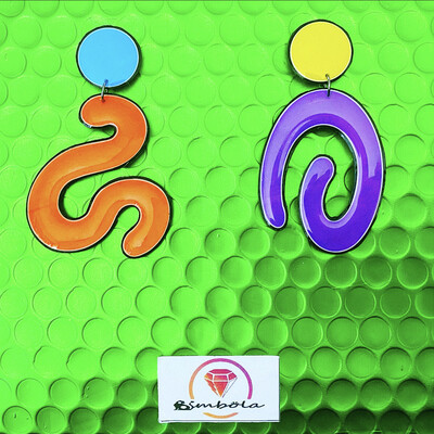 Pendientes gusanito pendientes geométricos geometric learrings pendientes reversibles pendientes gusano worn earrings ANGELA ARSIE COLLAB 