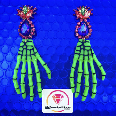 Pendientes Halloween earrings pendientes huesos pendientes manos verdes pendientes esqueletos skull earrings  