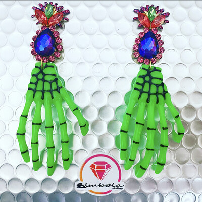 Pendientes Halloween earrings pendientes huesos pendientes manos verdes pendientes esqueletos skull earrings  