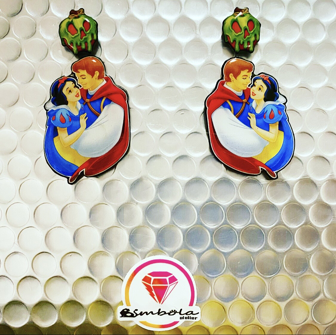 Pendientes enanitos pendientes evil Queen earrings Pendientes Blancanieves princesa manzana