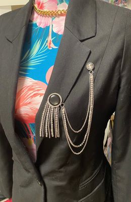 BI-PIN STRASS Pin broche doble Cadena strass Broche hombre