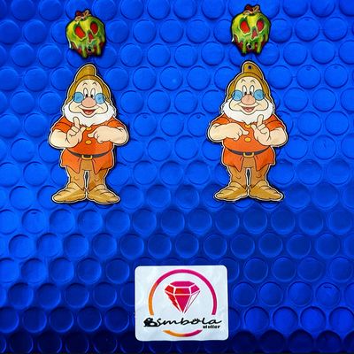 Pendientes enanitos pendientes evil Queen earrings Pendientes Blancanieves manzana 