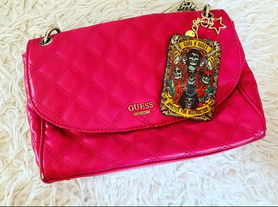 Bagcharm o llavero XL diseño exclusivo para bolsos Guns and Roses calaveras rock 