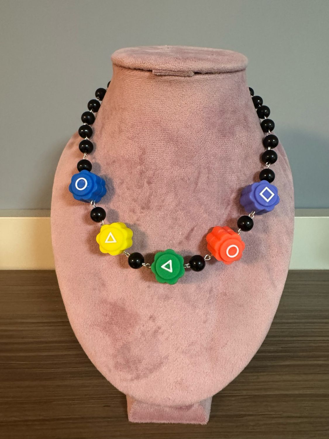 Collar Squid game juego del calamar Gonggi