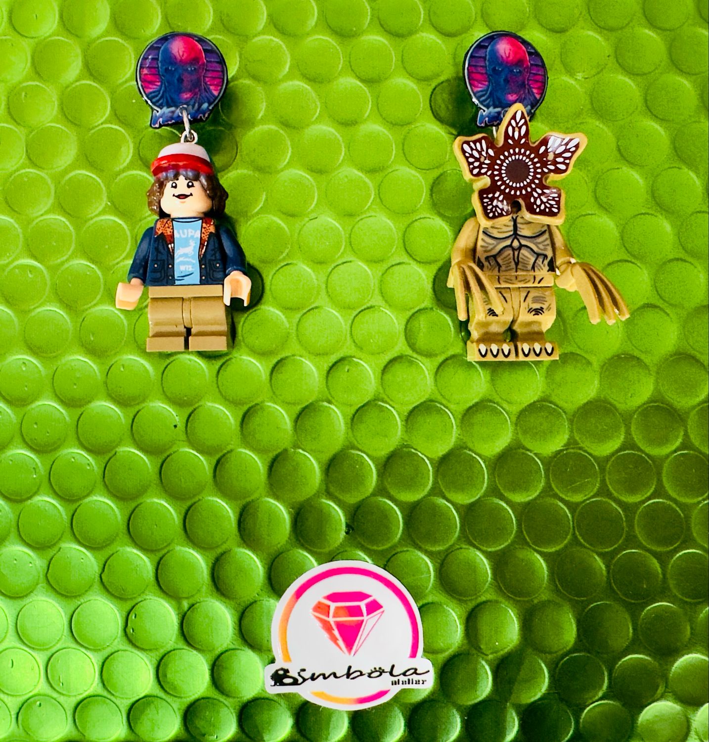 Pendientes juguete toy earrings pendientes stranger things earrings Demogorgon earrings 