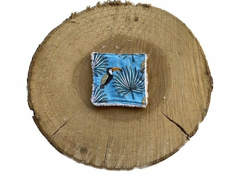 Lingette toucan fond bleu clair à l'unité