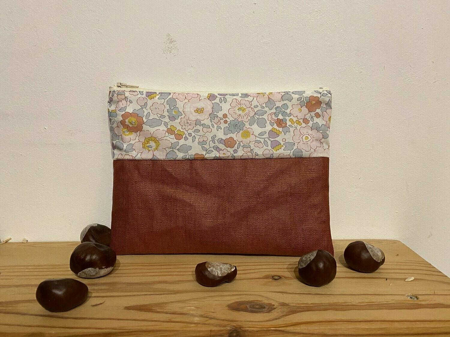 Pochette tissu liberty betsy terracotta et tissu enduit rouille