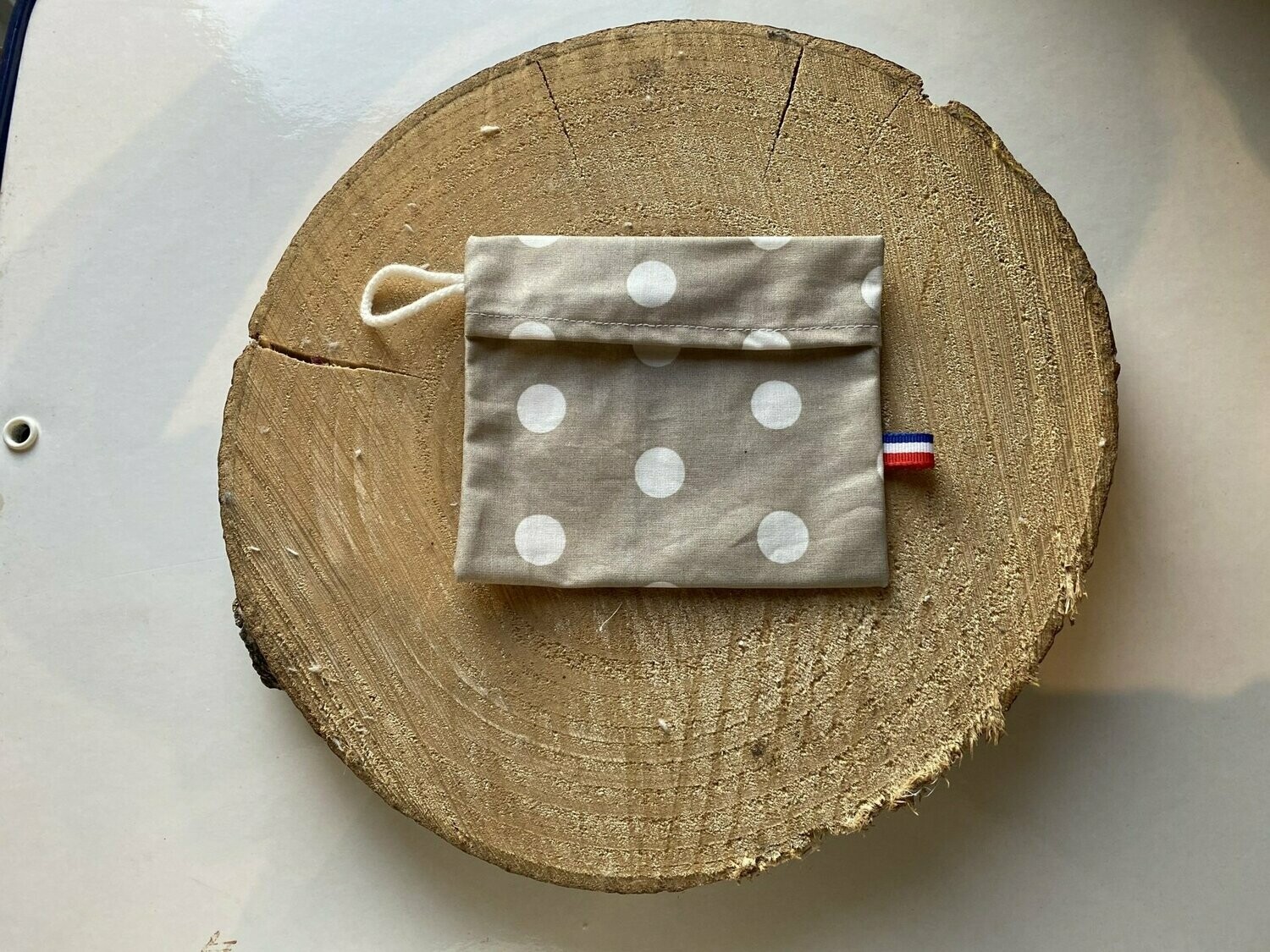 Pochette enduite "beige à pois blancs"