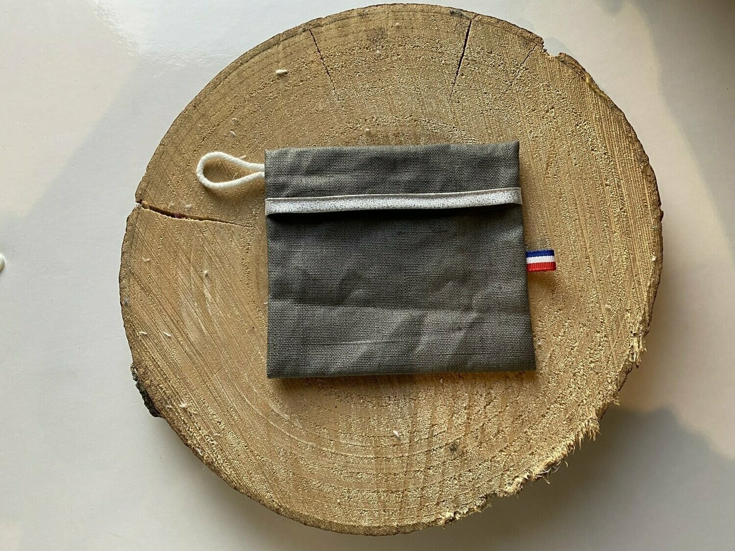 Pochette enduite grise anthracite et ruban argenté