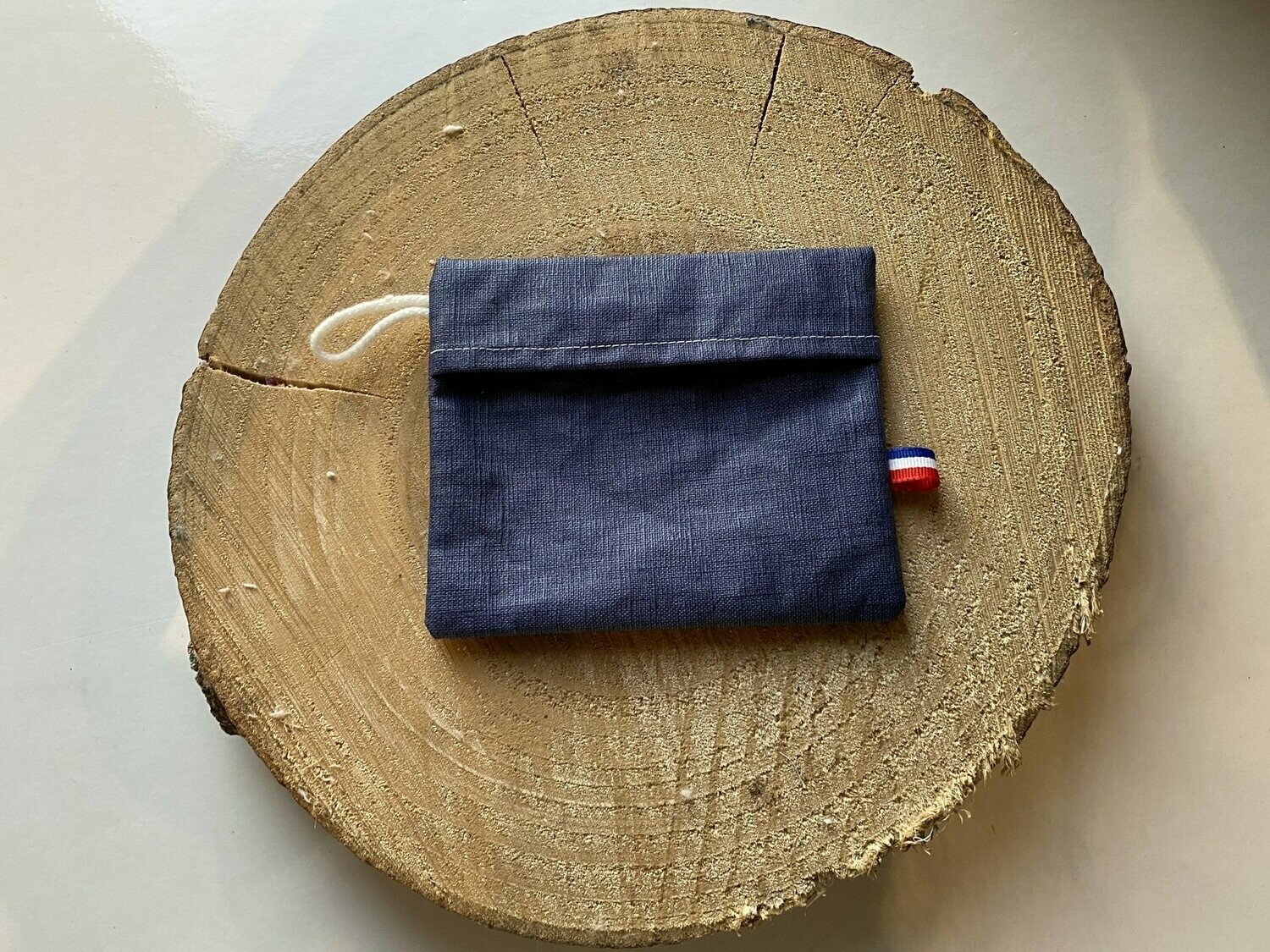 Pochette enduite en "lin enduit bleu jeans"