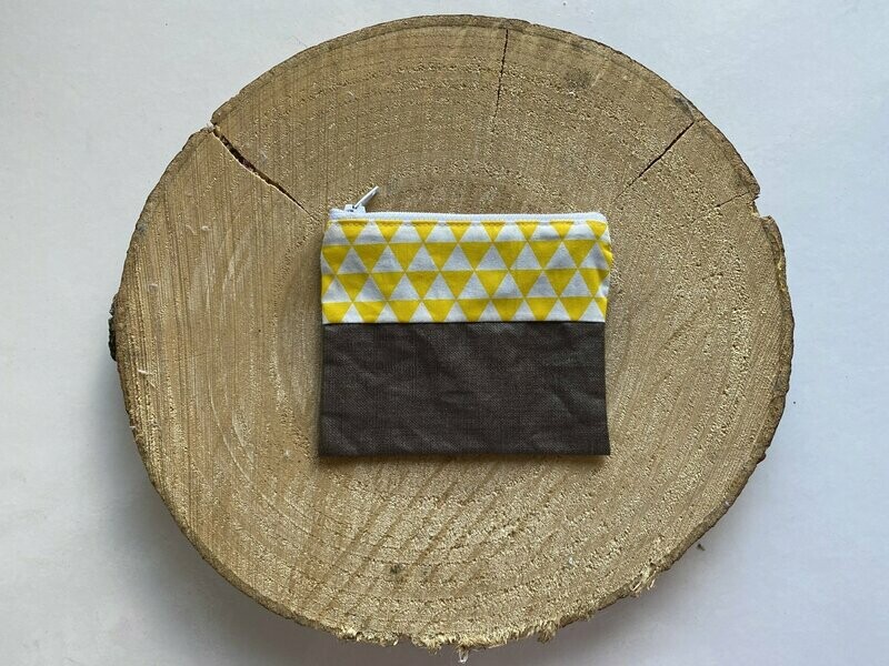 Porte monnaie motifs jaunes et blancs et tissu enduit marron