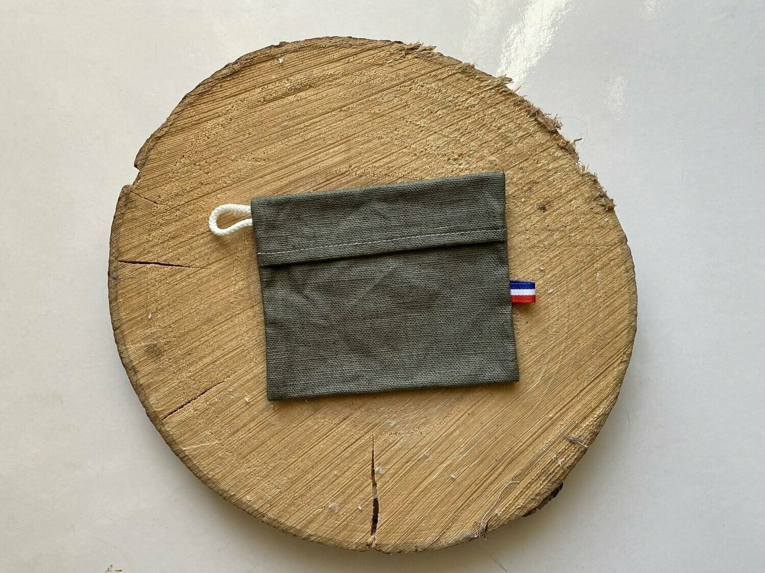 Pochette enduite en lin enduit kaki