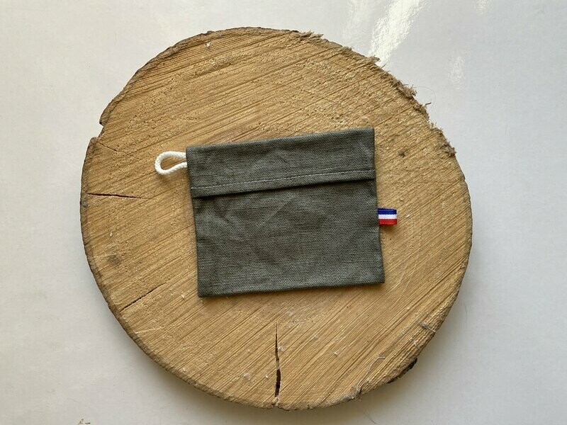 Pochette enduite en lin enduit kaki