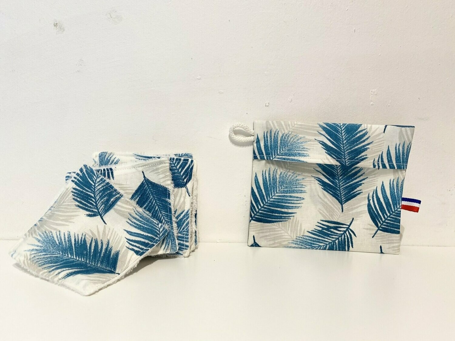 Ensemble lingettes lavables motifs feuilles de palmier et pochette de transport lin enduit feuilles de palmier