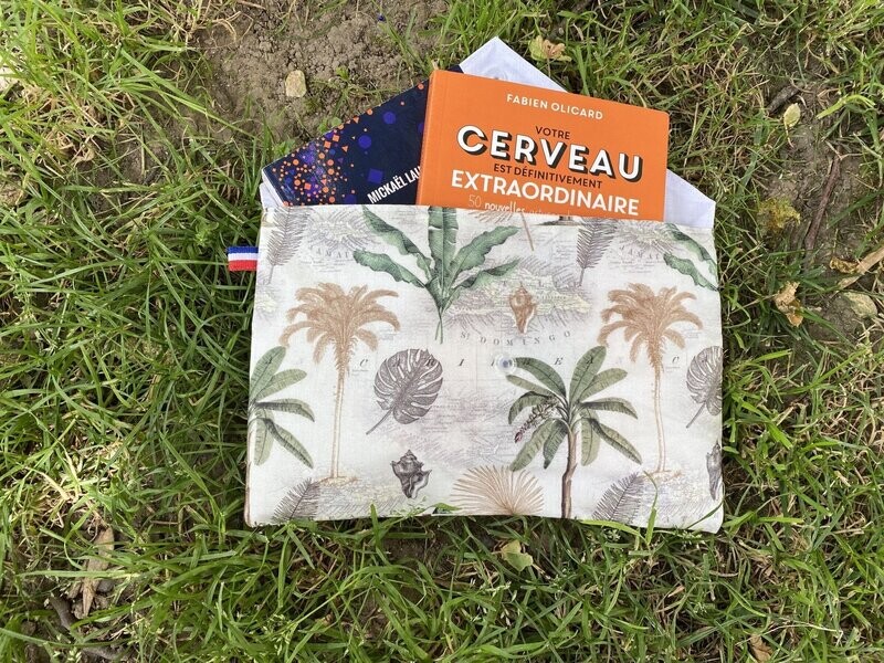 Pochette à livre à motifs voyage