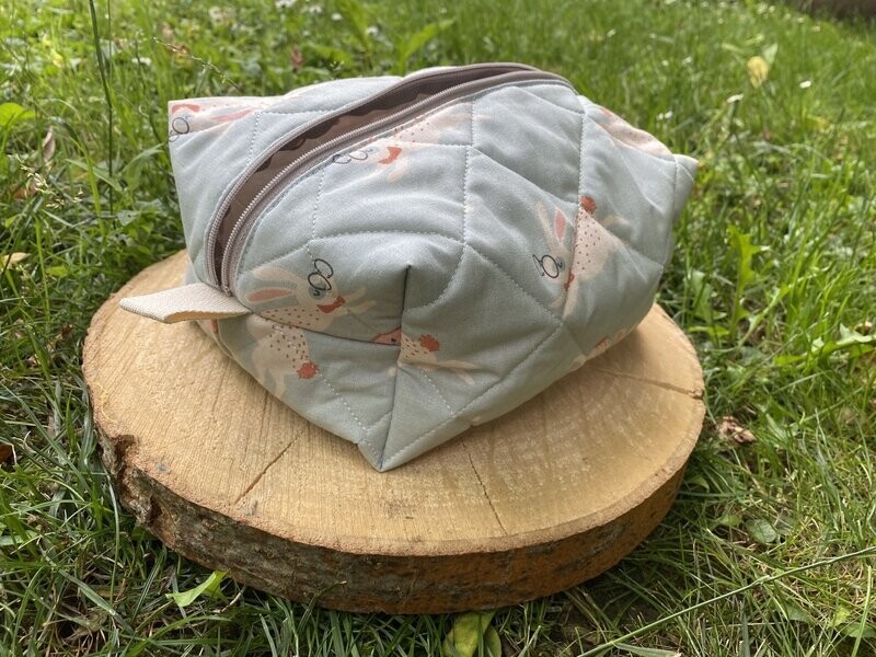 Trousse de toilette en tissu matelassé à motifs "lapin"