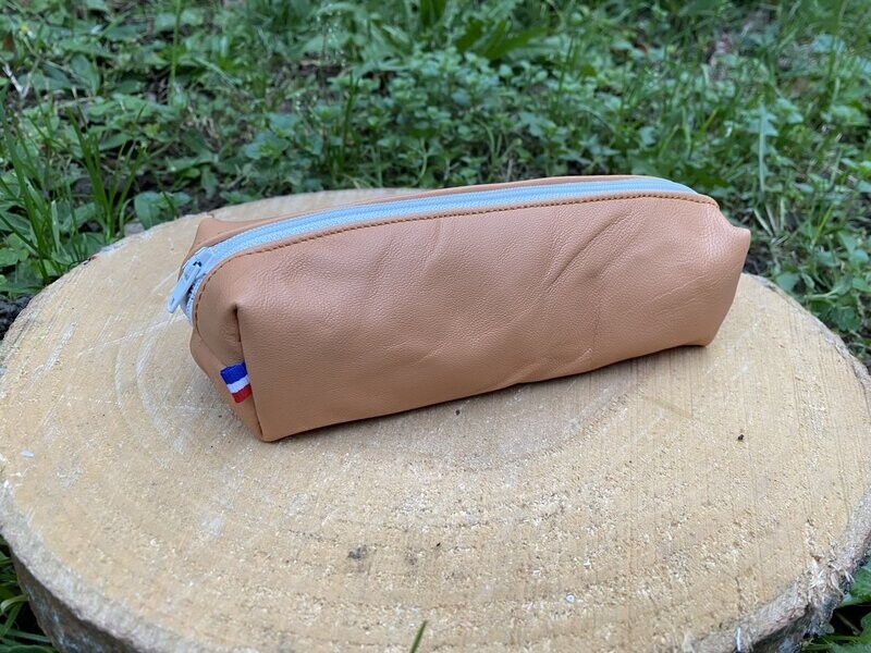 Trousse en cuir "abricot" et fermeture éclair blanche