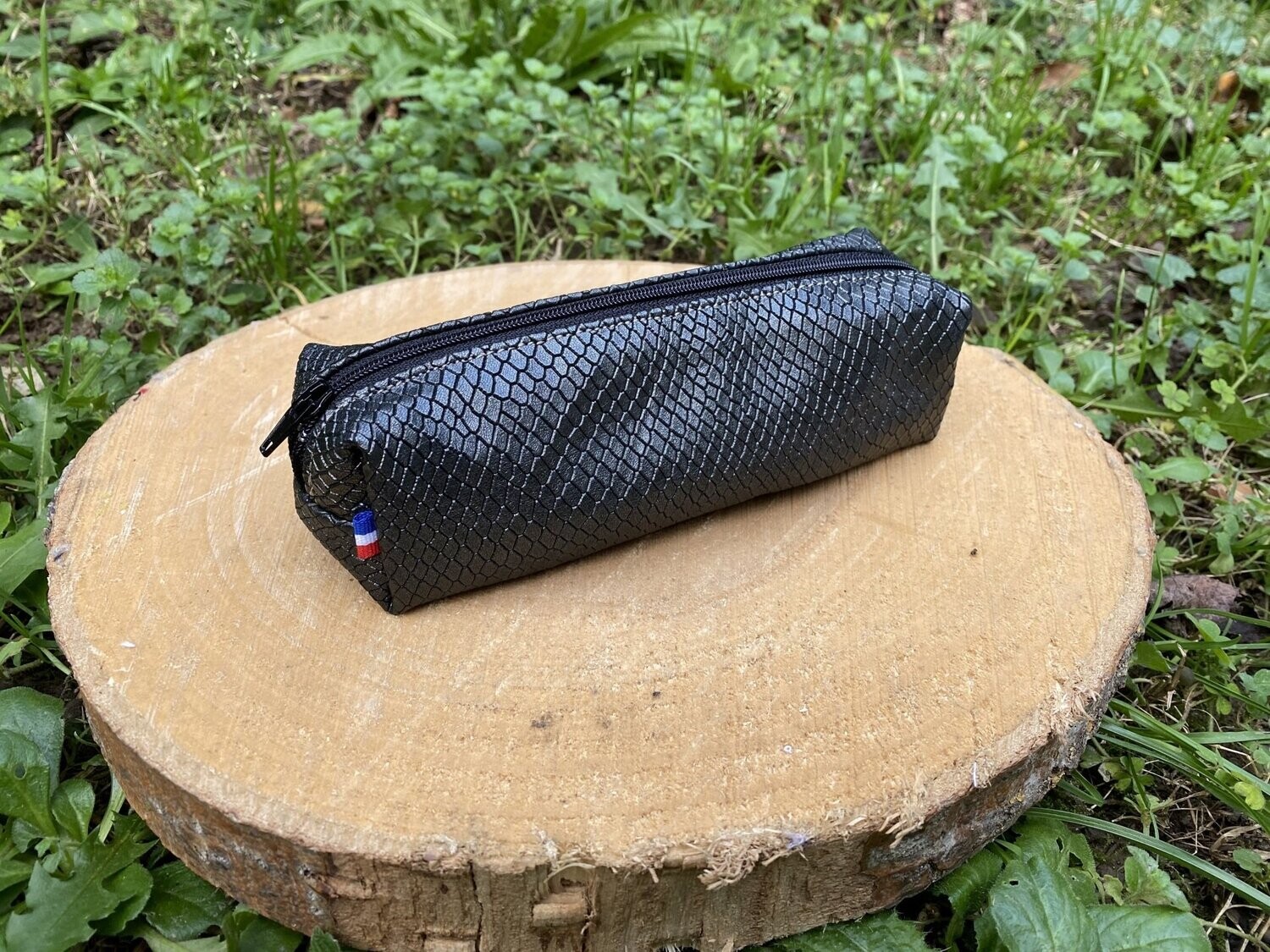 Trousse en cuir grainé noire et fermeture éclair noire
