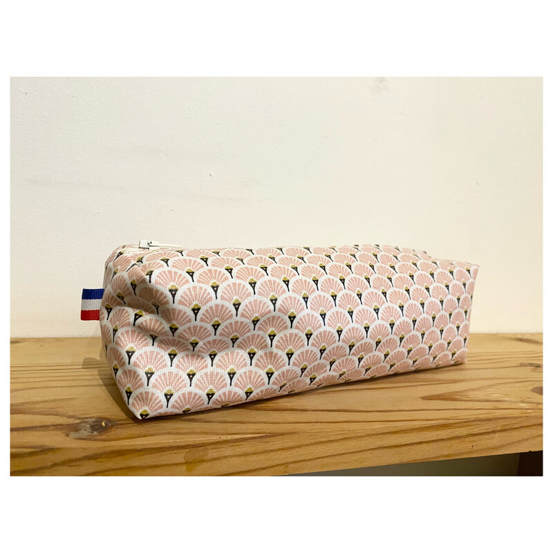 Trousse d'école à motifs géométriques roses