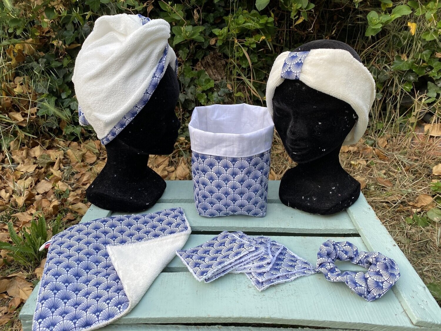 Ensemble de soin, motif bleu marine