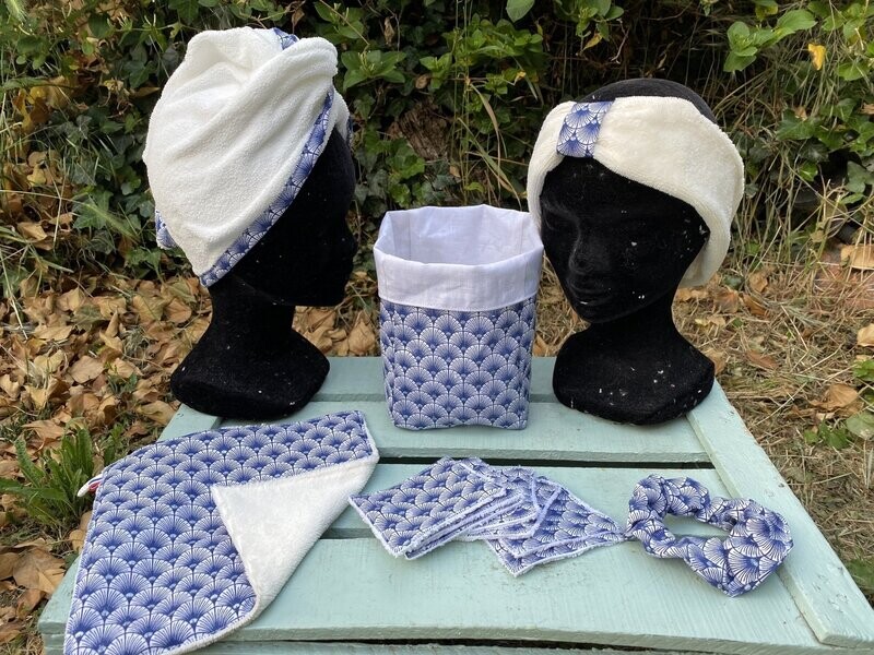 Ensemble de soin, motif bleu marine