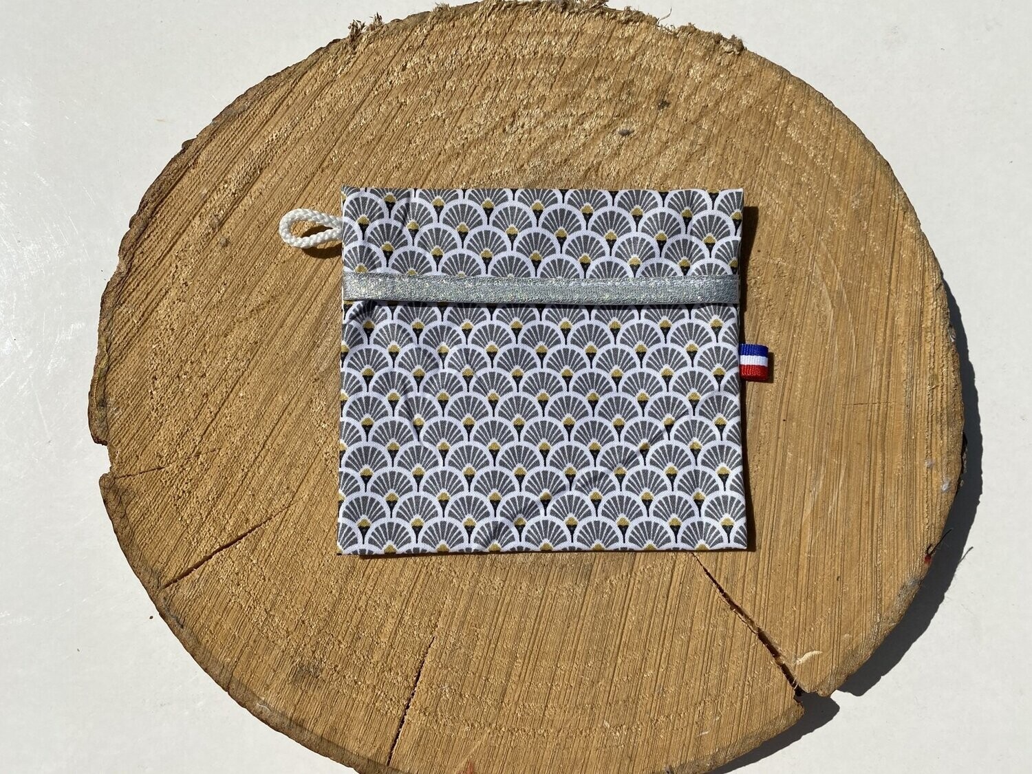 Pochette enduite géométriques gris et ruban argenté