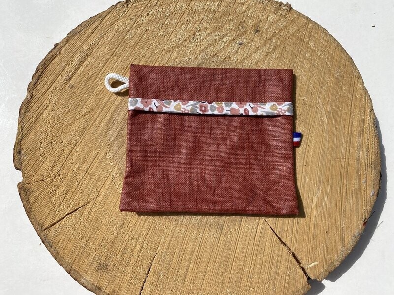 Pochette enduite terracotta et ruban à fleurs framboises, gris et moutarde