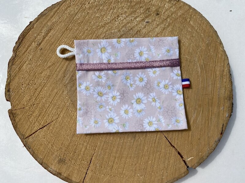 Pochette enduite à fleurs et ruban rose