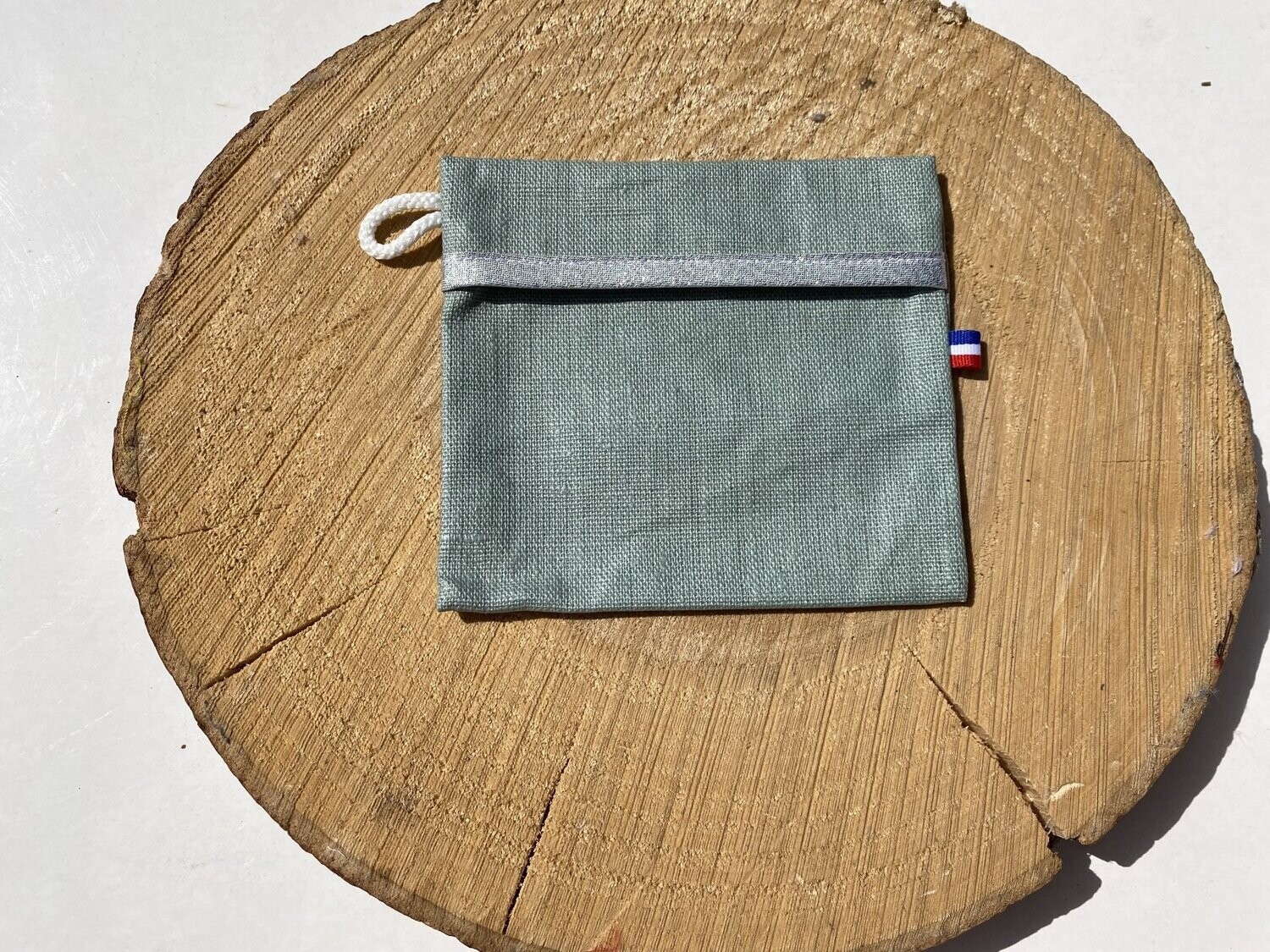 Pochette enduite vert d'eau et ruban argenté