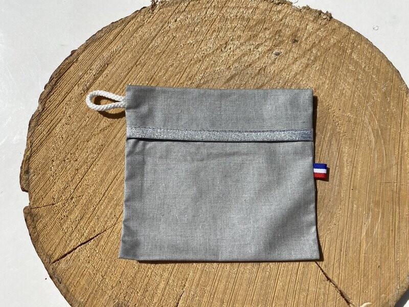 Pochette enduite grise à ruban argenté