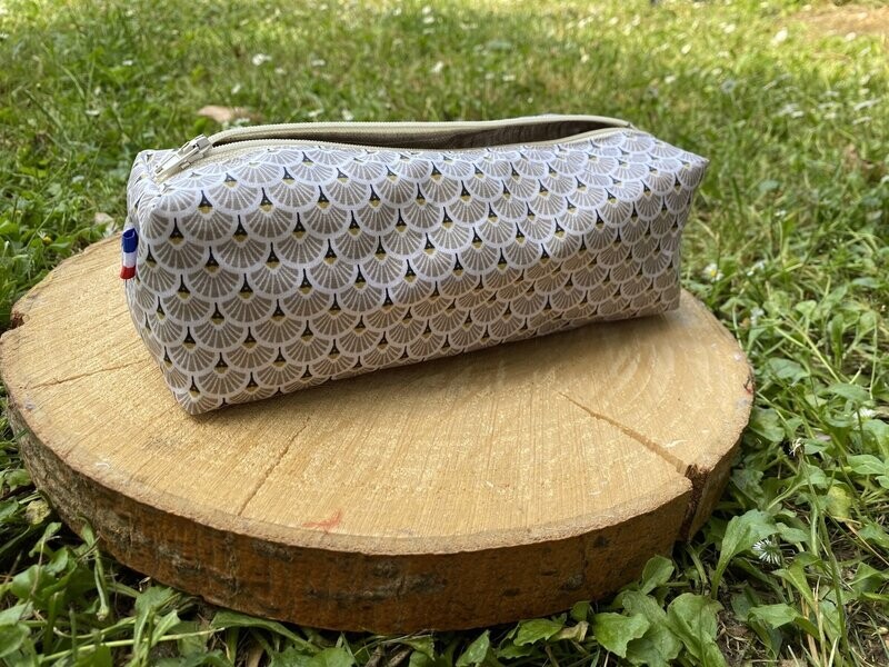 Trousse d'école à motifs géométriques beige
