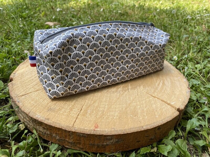 Trousse d'école à motifs géométriques gris