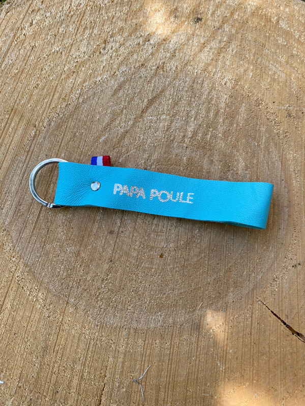 Porte clé en cuir « PAPA POULE » 
