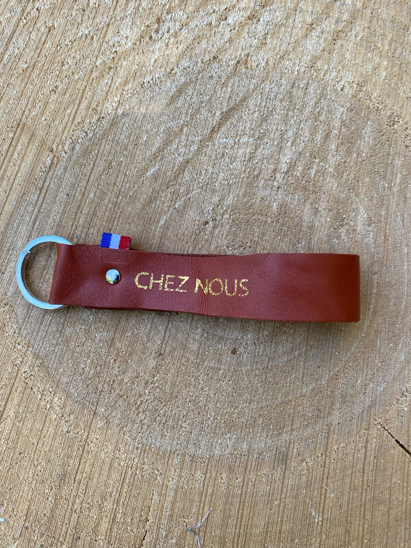 Porte clé en cuir « CHEZ NOUS »