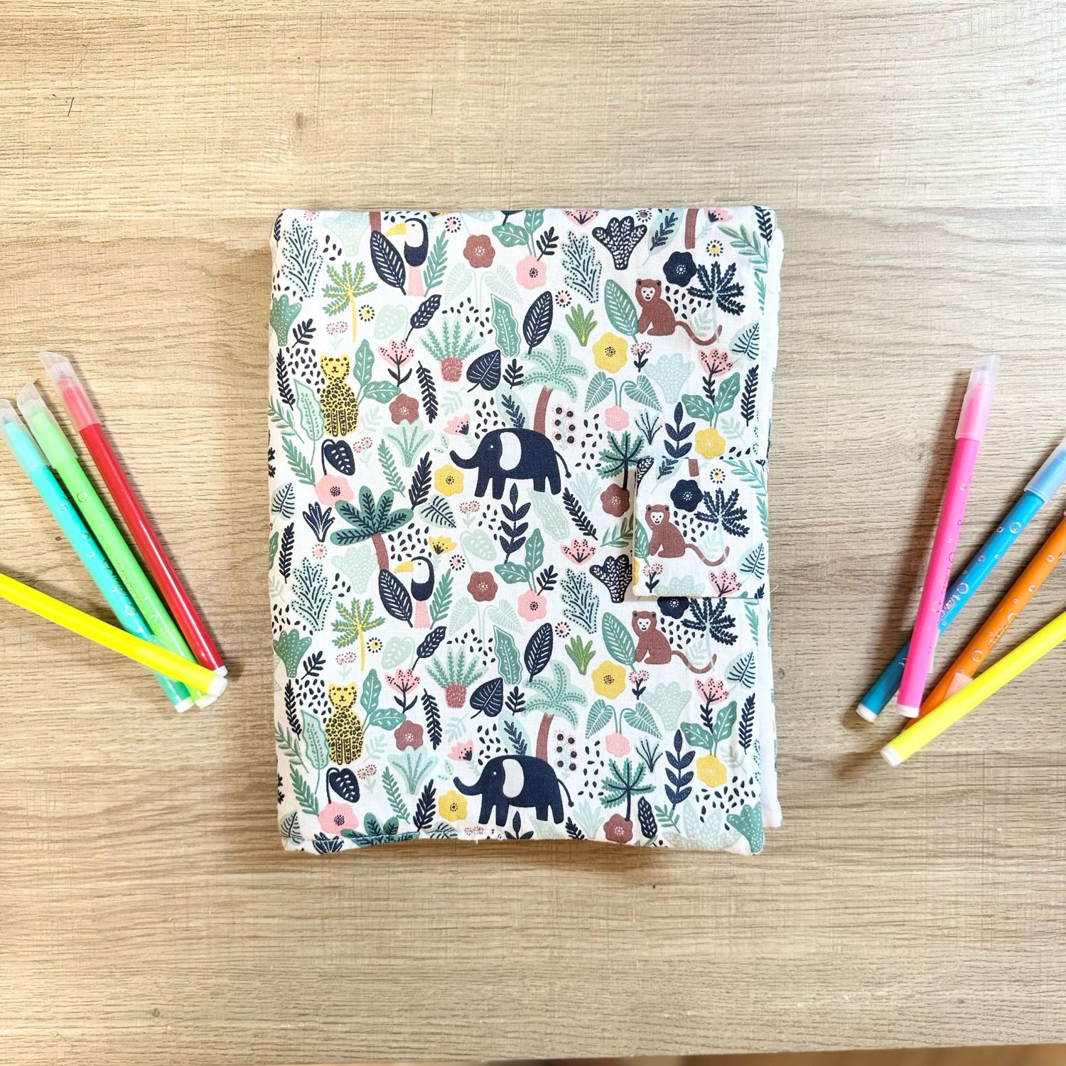 Cahier de coloriage lavable, couverture motif jungle