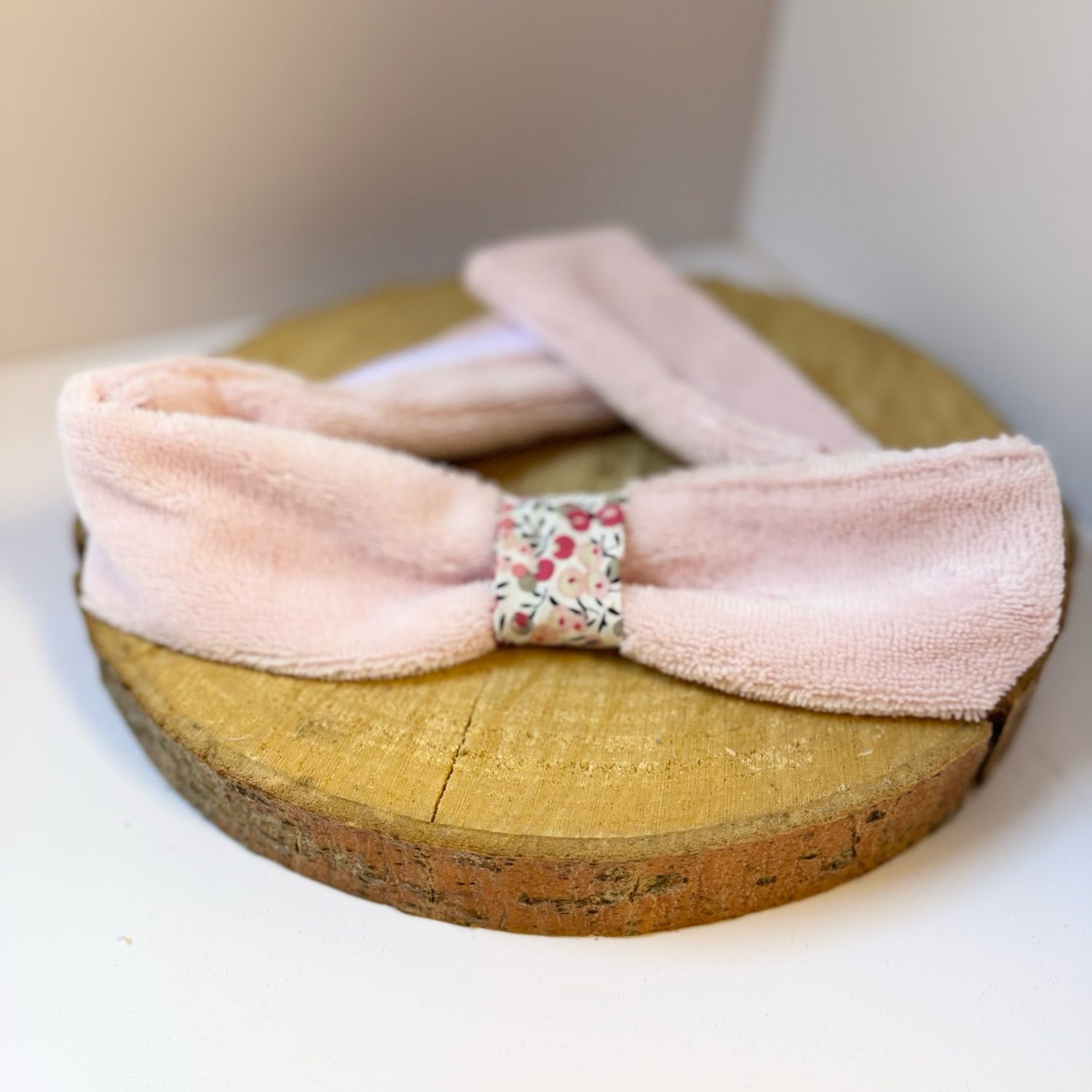 Bandeau de soin, en éponge rose